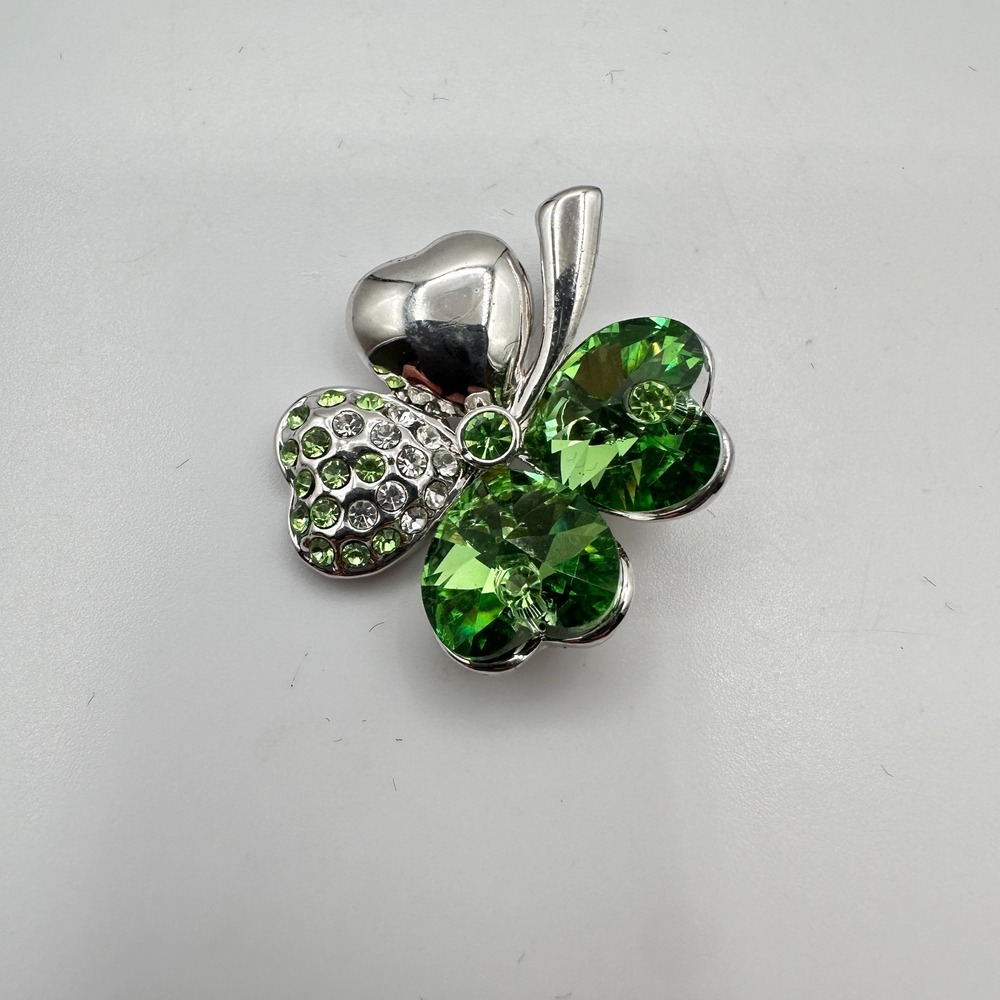Vintage Y2K Green Rhinestone Four Leaf Clover Pendant Silver Tone Jewelry